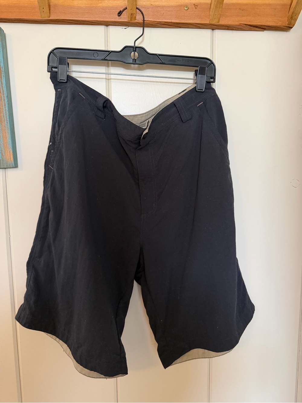 REI Mens 36 Hiking Shorts Black Nylon 10” Inseam Zip Pockets Outdoor Trail